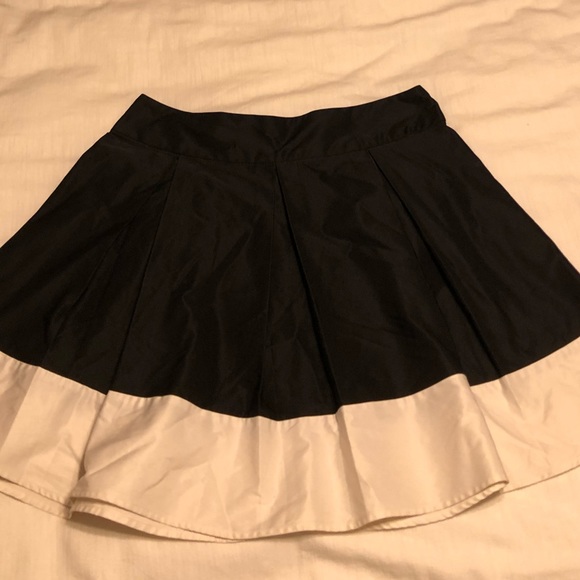 H&M Preppy black and white skirt - Picture 3 of 5